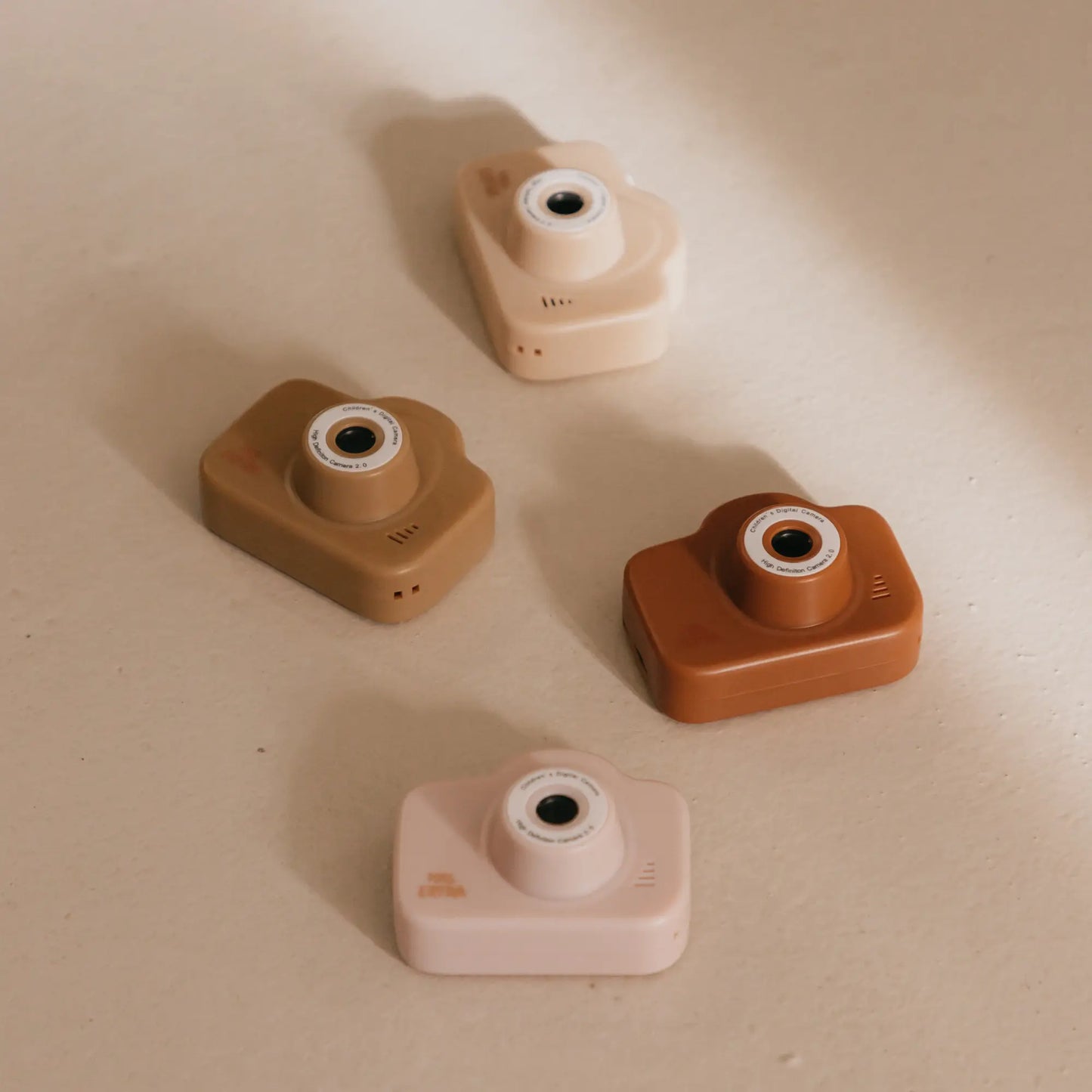 Appareil photo / Ivory Cute Strawberries Mrs Ertha