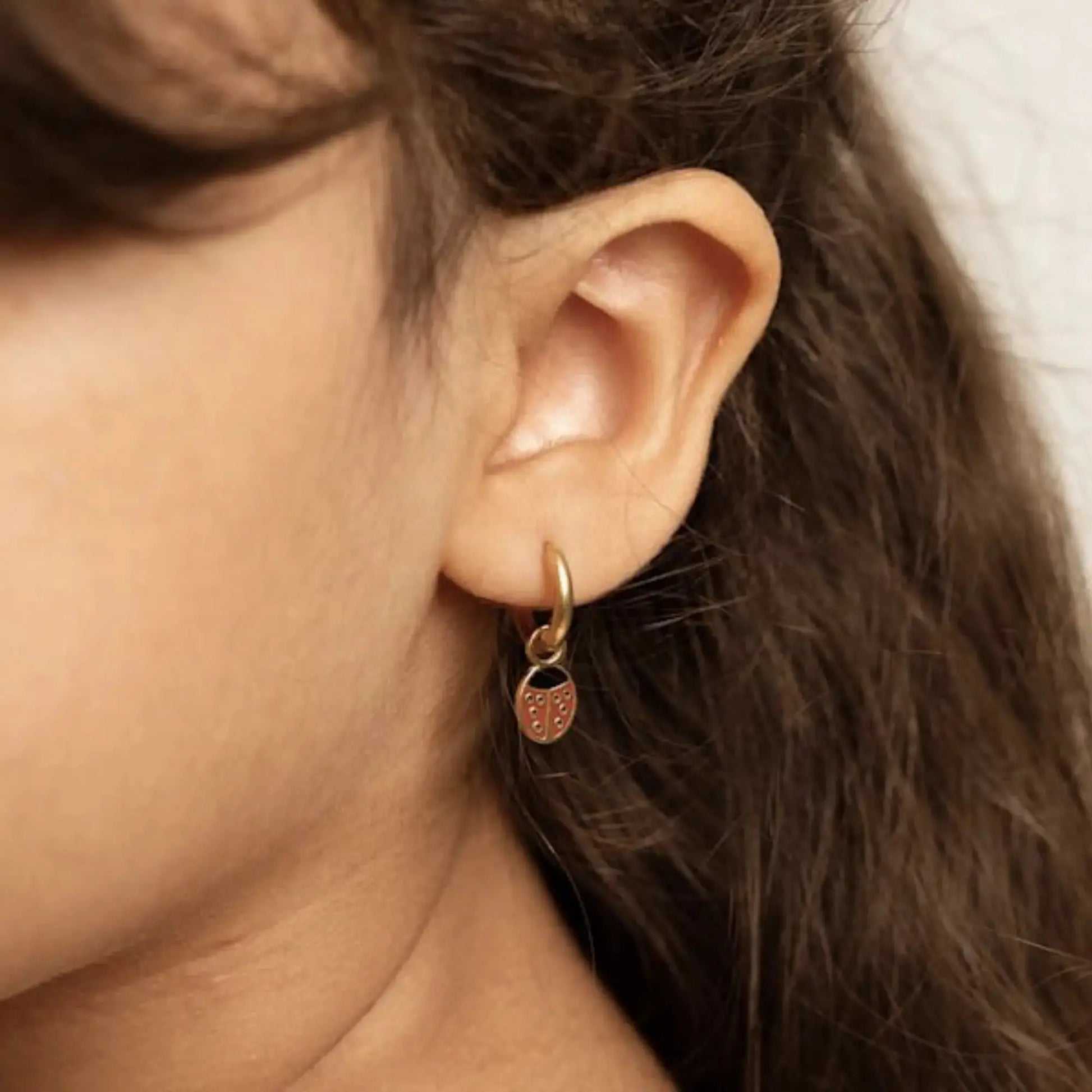 Charm / Minimal Lady Mrs Ertha