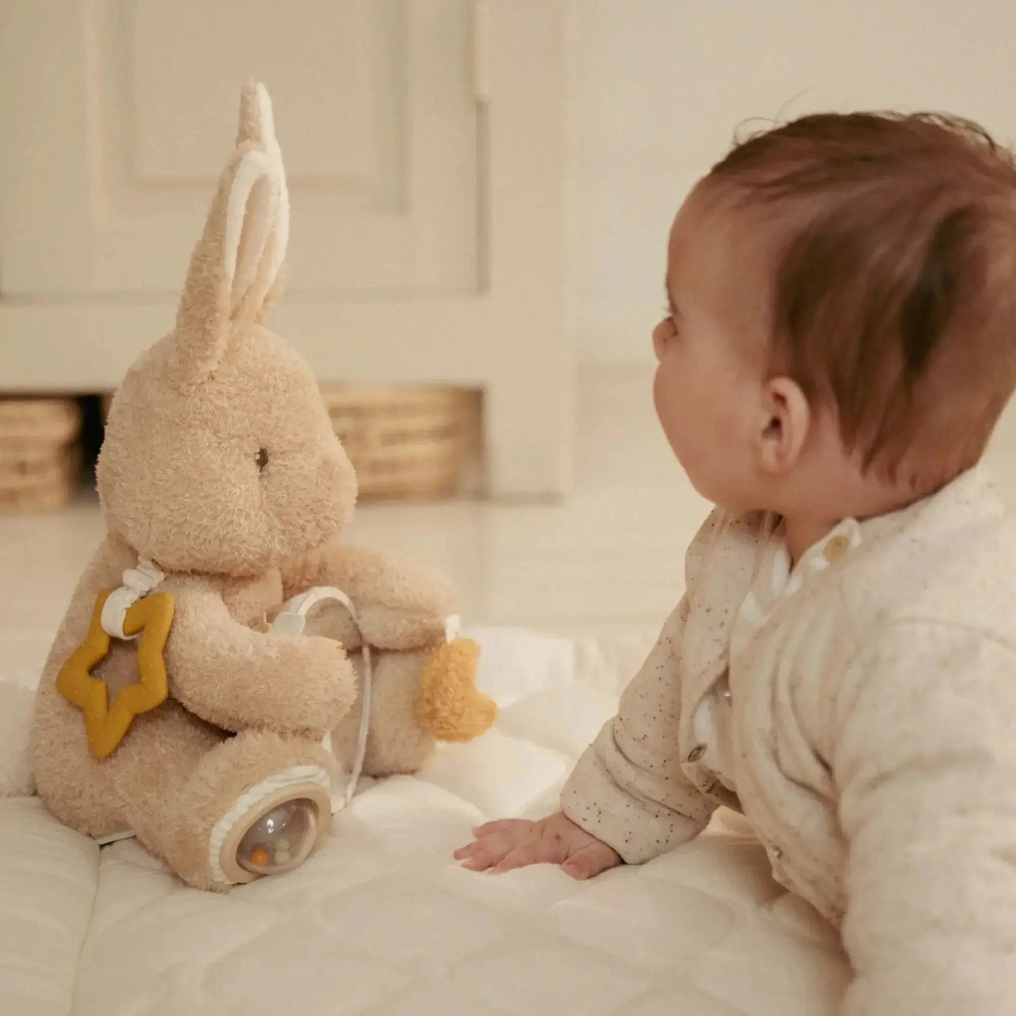 Peluche d'activités Lapin / Newborn Little Dutch