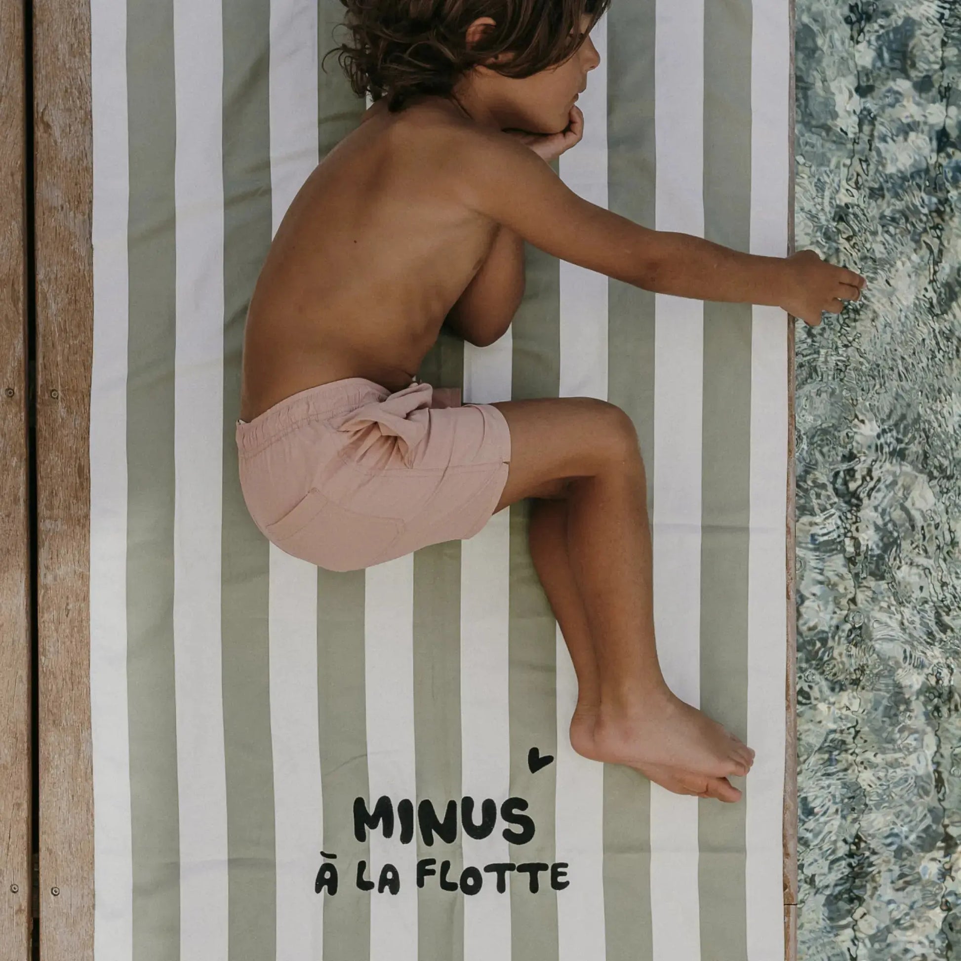 Serviette Minus à la flotte / Rose Zakuw